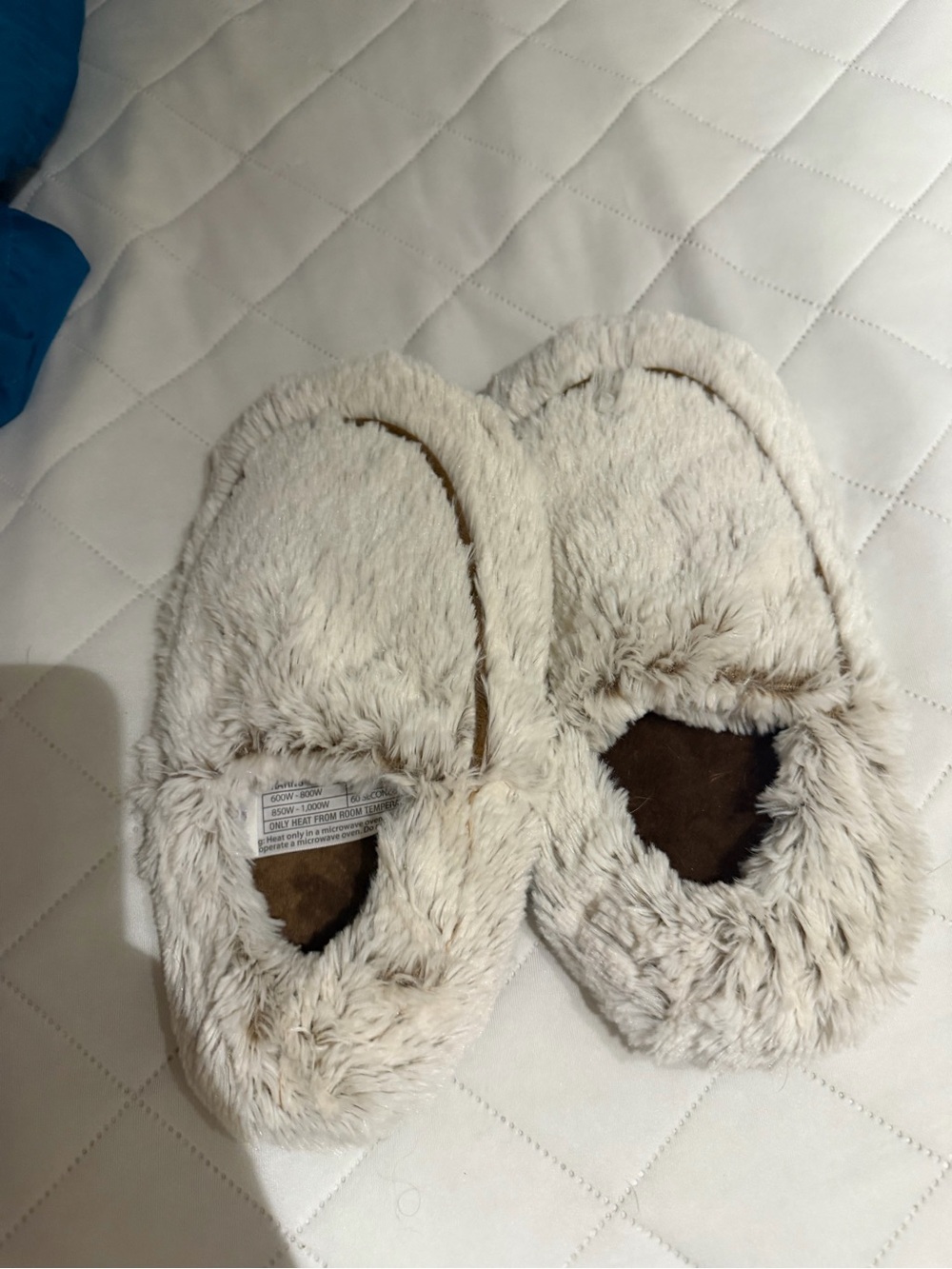 Plush Faux Fur Slip-On Women's Slippers - Cream